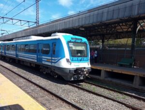 Servicios fin de semana largo: así funcionan los trenes, bancos y comercios en el AMBA este viernes 15 de agosto imagen-3