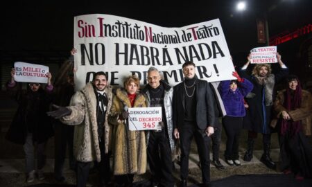 Teatristas celebran el rechazo del Senado a disolver el Instituto del Teatro imagen-6