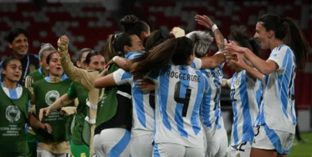 Fútbol: Yamila Rodríguez se subió al podio con la Selección Argentina imagen-22