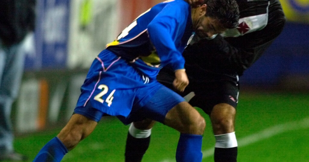 La banca de un DT de Inferiores de Boca a Riquelme ante el momento de crisis imagen-44