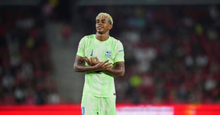 El show de Lamine Yamal en el debut de Barcelona imagen-11
