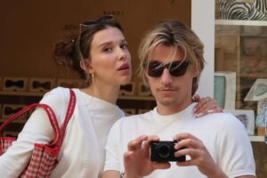 La historia de amor de Millie Bobbie Brown y Jake Bongiovi: una amistad, una boda en Italia y el anuncio de la llegada de su primera hija imagen-2