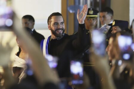 El Salvador: el Congreso aprueba una reforma de la Constitución para permitir la reelección presidencial indefinida imagen-5