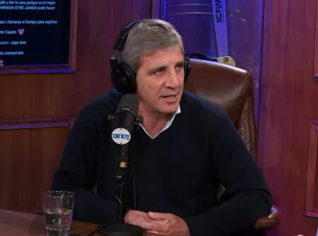 Luis Caputo aseguró que no habrá ningún cambio de régimen cambiario después de las elecciones imagen-7