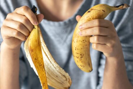 El inesperado uso de las cáscaras de banana con vinagre que se volvió tendencia imagen-9