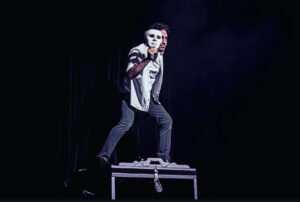 Raúl Pintos presenta en Posadas «Magia Sin Trucos», un espectáculo que combina ilusionismo, teatro y emoción para toda la familia imagen-1