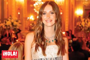 Tiene 19 años. Es la nieta de una diva del cine e hija de un reconocido director, estudia Literatura y Arte y ama la danza imagen-1