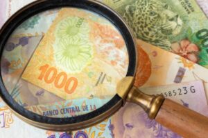 La estrategia con la que el Gobierno quiere empezar a bajar las tasas en pesos imagen-2