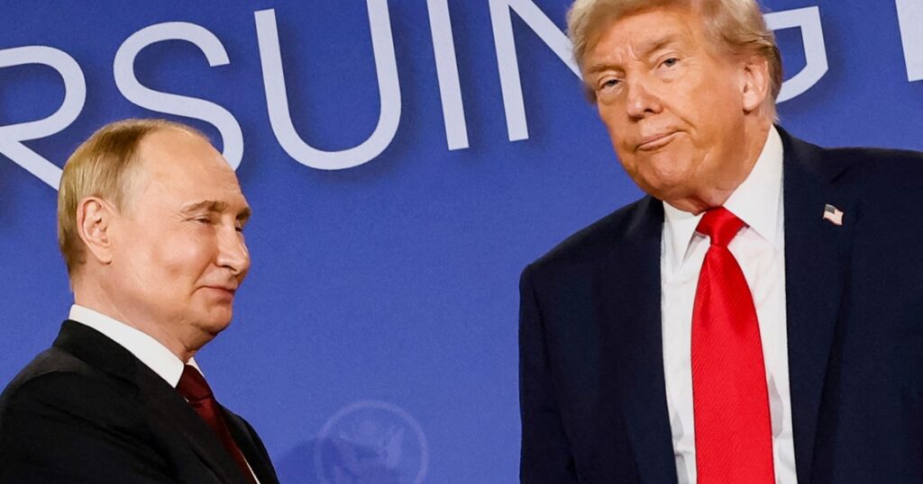 La cumbre entre Donald Trump y Vladimir Putin termina sin acuerdo para un alto el fuego en Ucrania imagen-5