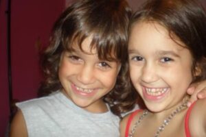 Son hermanos, alcanzaron la fama con Casi Ángeles y decidieron dejarlo todo para perseguir sus sueños imagen-1