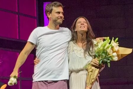 El abrazo de Gimena Accardi y Andrés Gil arriba del escenario a días de firmar su divorcio de Nicolás Vázquez imagen-15