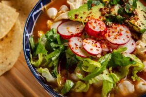 La mejor receta del pozole mexicano, el platillo prehispánico que también se vende en EE.UU. imagen-1