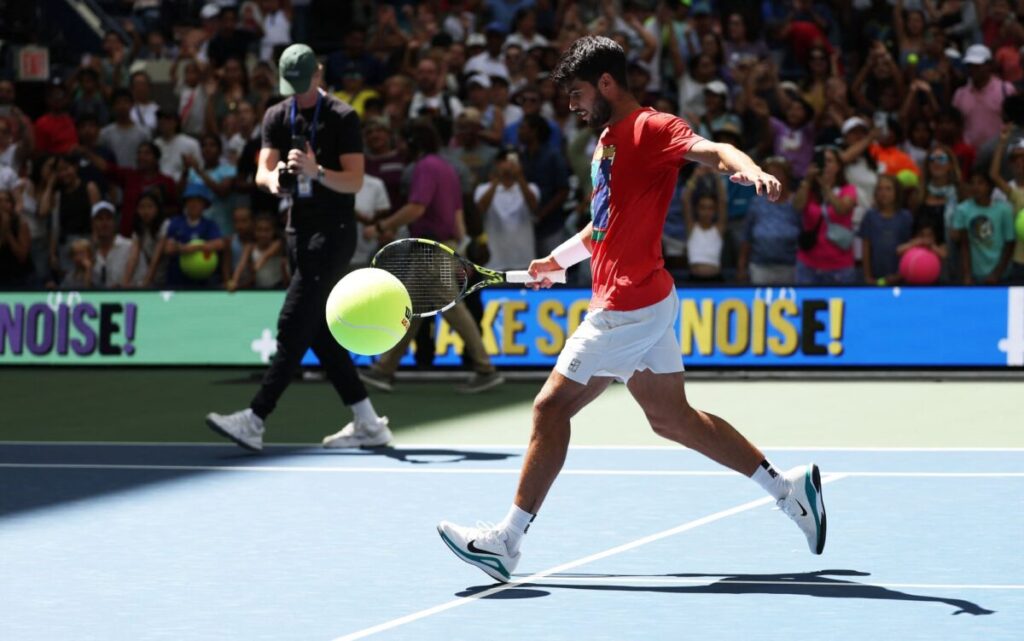 US Open: la picardía de Alcaraz, la seriedad de Sinner, la leyenda de Djokovic y 8 argentinos en acción imagen-100