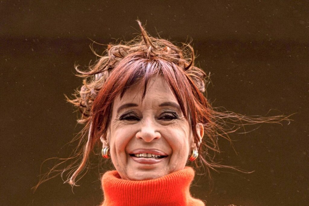 Un juez civil falló en favor de que Cristina Kirchner no pague una indemnización multimillonaria por Vialidad imagen-5