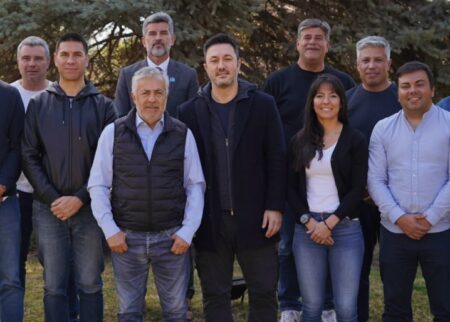 Elecciones 2025: Alfredo Cornejo felicitó a Luis Petri por su candidatura a diputado nacional por Mendoza imagen-10