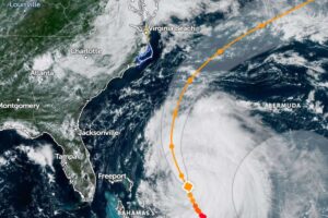 Alerta en la Costa Este de EE.UU. por coletazos del huracán Erin: pronostican tormenta tropical en Carolina del Norte imagen-2