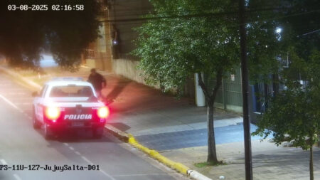 Intentó entrar a una casa en la madrugada y fue captado por las cámaras: terminó detenido en Posadas imagen-7