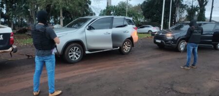 La Policía frenó a una banda de brasileños que intentó ingresar vehículos robados y adaptados para el contrabando imagen-12