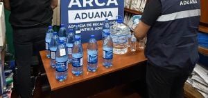 Incautaron casi 50 litros de ketamina en el puente internacional Posadas-Encarnación y detuvieron a un camionero paraguayo imagen-3