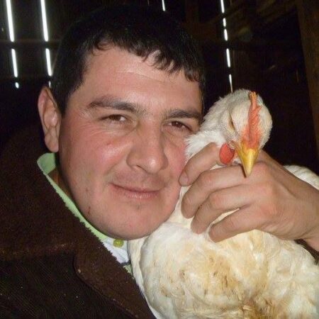 El desprestigio de la salud pública: un comerciante de pollo al frente del Pami en San Vicente imagen-13