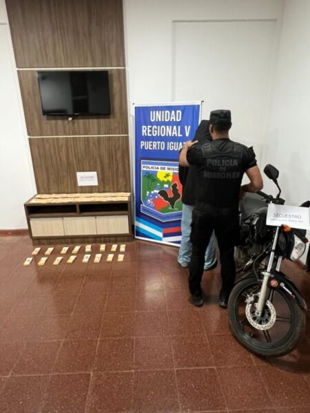 Aprehendieron a un asaltante que robó millones y se compró una moto con el botín: la Policía recuperó el dinero imagen-9