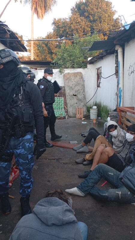 Posadas: desbaratan banda de “pirañas” con 12 delincuentes detenidos en la Chacra 179 imagen-6