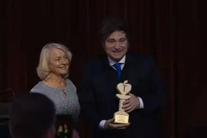 Javier Milei criticó al kirchnerismo y la justicia social en un evento liberal internacional imagen-9