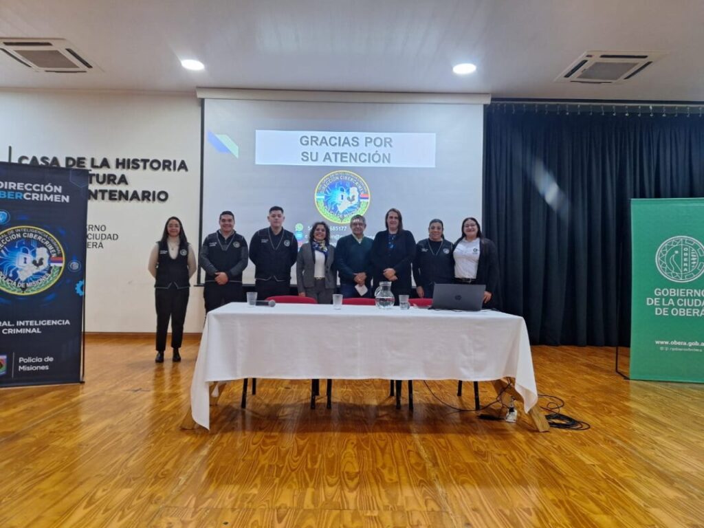 La Policía de Misiones continúa con el Plan Provincial de Prevención Digital en escuelas imagen-5