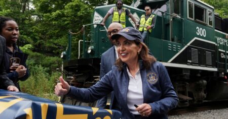 En números: los detalles del tren anunciado por Kathy Hochul que ahorrará a los habitantes de New York 30 minutos de viaje imagen-17