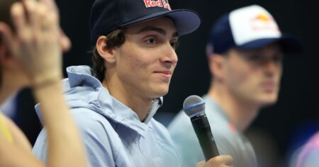 Mondo Duplantis, de hacer historia con la garrocha a su pregunta incómoda a otro atleta en la conferencia previa de la Diamond League imagen-6