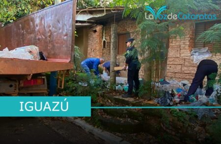 Limpian un foco sanitario en la vía pública, pero la acumuladora vuelve a instalarse y genera nuevos residuos imagen-13