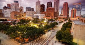 El tiempo hoy en Houston: alerta máxima por la tarde y el estado del clima este viernes 15 de agosto de 2025 imagen-2
