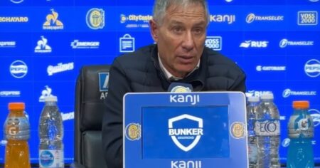 Holan: la "calentura" por el empate con Riestra antes del clásico y qué dijo de la lesión de Giménez imagen-19
