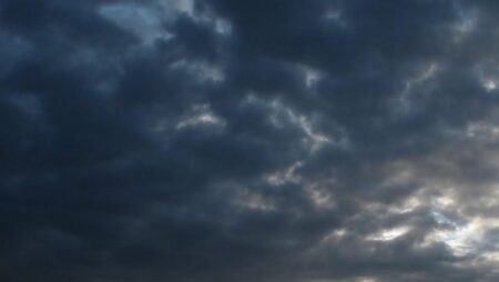 Jueves con lluvias y tormentas aisladas en la provincia por la llegada de un frente frío imagen-13