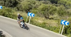 Video: ya de vacaciones y sin Fórmula 1, Franco Colapinto salió a andar en bicicleta imagen-4