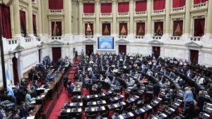 “Atacan el equilibrio fiscal”: LLA critica a la oposición por impulsar el financiamiento universitario y del Garrahan imagen-2