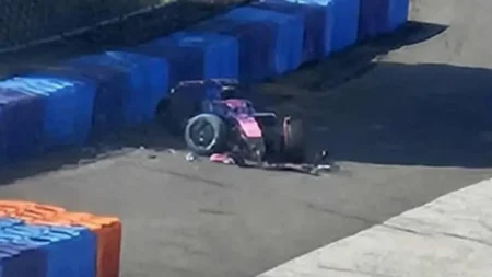 Fuerte accidente de Franco Colapinto en Hungría: su auto terminó destrozado y fue atendido por los médicos - TyC Sports imagen-7