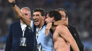 La emoción de Costas tras la épica clasificación de Racing: "Uno tiene el sueño..." - TyC Sports imagen-3