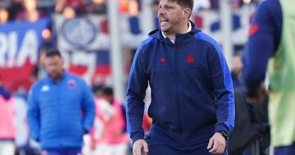 La queja del DT de San Lorenzo tras la eliminación ante Tigre en la Copa Argentina: "La cancha estaba acortada" imagen-5