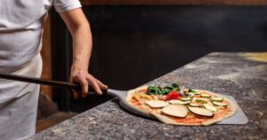 Esta histórica pizzería resiste hace más de tres generaciones: cuáles son sus especialidades y dónde queda imagen-3