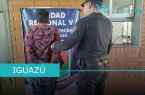 Vecinos retuvieron a un joven tras intentar ingresar a viviendas en barrio Santa Rosa y fue detenido imagen-66
