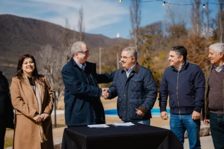 Misiones y Catamarca impulsarán proyectos conjuntos en educación, tecnología, producción y turismo imagen-12