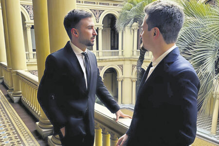 LOS HOMBRES DEL PRESIDENTE imagen-6