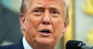 Donald Trump: "Miles de millones de dólares en aranceles ya fluyen hacia Estados Unidos" imagen-2