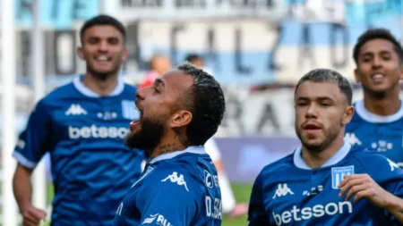 Racing arrolló a Riestra y se metió a cuartos de la Copa Argentina: reviví lo mejor - TyC Sports imagen-7