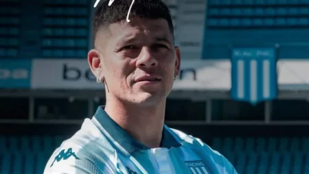 Racing presentó a su nuevo refuerzo con una curiosidad por su apellido - TyC Sports imagen-6
