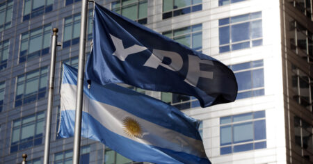 Juicio por YPF: según Wall Street, el fallo a favor evita ruidos antes de las elecciones y hasta podrían usarlo en la campaña imagen-19