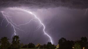Alerta por frente frío con ráfagas de hasta 65 km/h y probabilidad de granizo en el NEA imagen-2