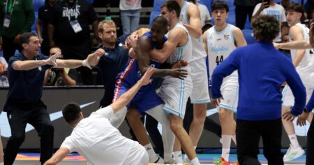 Piñas en la AmeriCup: Argentina cayó ante República Dominicana y se descontroló imagen-27