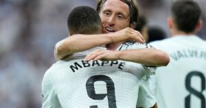Interna en el vestuario del Madrid por la camiseta 9 que dejó vacante Mbappé imagen-2